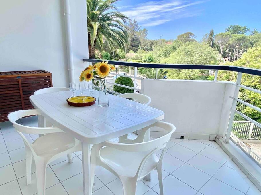Aquarine Piscine Acces Plage Apartment Saint-Raphael  Bagian luar foto